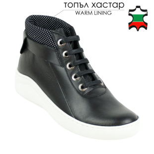 Ghete de dama din piele naturala nappa cu guler negru cu puncte albi 32775