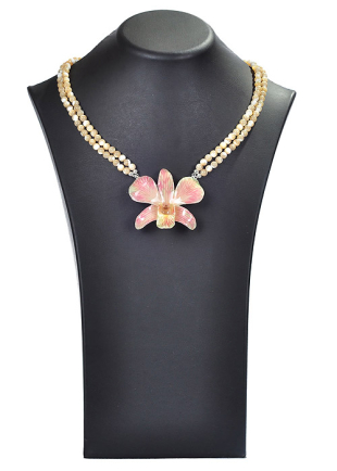 Колие с естествена орхидея и седеф Cream Beauty Dannyra Jewels