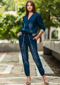 Women's suit made of short jacket, tunic and Avangard jeans