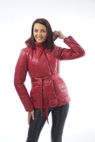 Short jacket with a burgundy hood 12006 / P4
