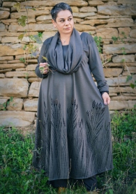 Rochie maxi lungă şi eşarfă decorativă Iilna