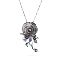 Silver necklace with pendant of mussel nacre and black pearls ROSE5N Swan