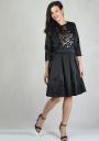 Rochie elegantă neagră cu dantelă și pliseuri RUMENA