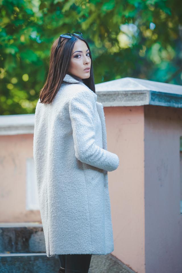 Elegant winter boucle coat in white color 12110120 Women's coats