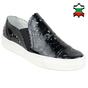 Women's black leather shoes with flowers perforation 