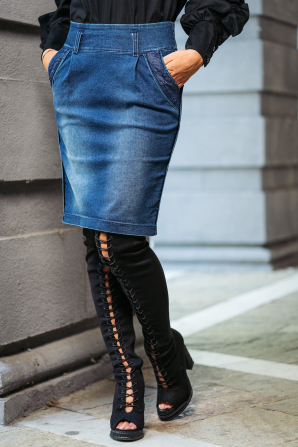 Fusta din denim gri cu buzunare din dantela Avangard