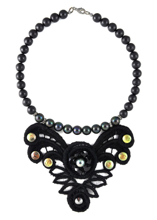 Перлена огърлица с елемент птица, изработен от вълна Dannyra Jewels