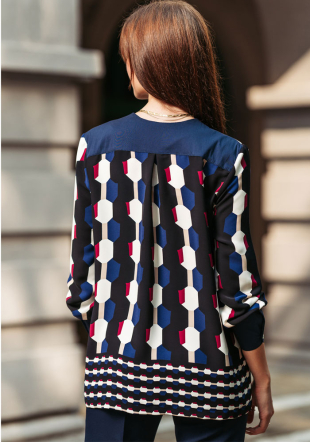 Elegant women's shirt with a free silhouette Avangard